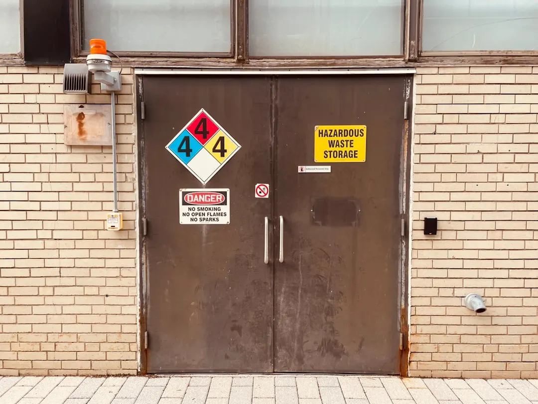 济宁石雕厂工艺雕塑在园林景观中的设计应用与选材要点详解